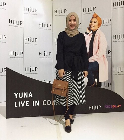 my outfit for @yunamusic live at Dago Tea House, Bandung 💕
---
thankyou @hijup & @ihblogger for the tickets 💕
#hijabersbandung #myhijup #clozetteid #starclozetter #clozettehijab #yunaconcert #yunamusic #bloggerlife