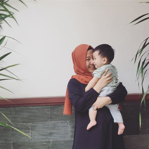 .
Being mother is learning about strengths you didn’t know you had and dealing with fears you didn’t know existed -Linda Wooten.
.
totally agree!
semangat ya untuk semua ibu.
jika merasa lelah, itu wajar.
tapi ketika lihat wajah anak senyum manis pun biasanya hati jadi hangat kembali dan semoga jadi obat penawar lelah ya buibu ❤️
#motherhood #motherslove #supporteachother #masyaAllah #tabarakallah #mybaby #babybarra #momandkids #clozetteid