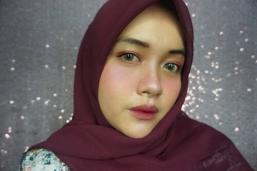 Selamat merayakan Iduladha 1440H yaaa! 🐂🐃🐐🐑⁣⁣Tertanda, ⁣Lilis yang lagi sakit gigi. 😩⁣⁣⁣#eidmubarak #red #girl #livefolk #ringlight #instadaily #meikeindonesia #traveling #party #makeup #wonderlust #throwbackthursday #travelblogger #picoftheday #selfie #black #explorebandung #clozetteid #hijab #photoshoot #bohemian #weekend #sonyalpha #photooftheday #ootd #travel #photography #outdoors #throwback #bandung