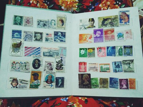 Piece of happiness 💕💕 Spotted stamps : USA , Nederland, Nippon, Thailand, Hongkong. .
.
.
.
.
#stamp #bloggerlife #blogger
#album #vintage #USA #igers #treasure #history #likeforlike #like4like #travel #thailand #japan #photooftheday #photography #picoftheday #vsco #vscocam #girl #tbt #photogrid #throwbackthursday #vscogood #throwback #hongkong #clozetteid #netherlands