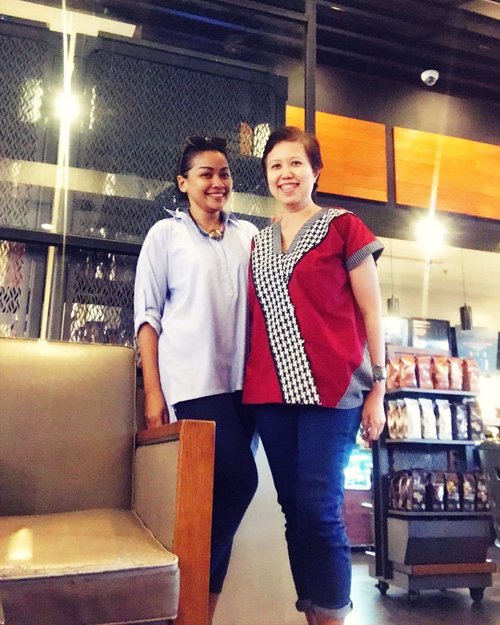 Totally fun weekend.  Meet up with the creator of @baju_beda at @starbucksindonesia @senayancity and have lots of catching up.  Hope to see you again soon 😊 . . . . .

#ootd #outfitoftheday #clozetteid #bajubedabydiah #lookoftheday #TFLers #fashion #fashiongram #style #ootdwithbeda #friendsofbeda #currentlywearing #lookbook #wiwt #whatiwore #whatiworetoday #ootdshare #outfit #clothes #wiw #mylook #fashionista #todayimwearing #instastyle #instafashion #outfitpost #fashionpost #todaysoutfit #fashiondiaries