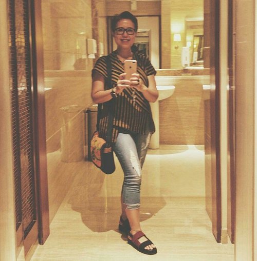 My favorite spot at Metropole is.... the restroom 😂😂😂
My #ootdshare to @clozetteid
top by @worangashop.batik 
shoes by @mksshoes 
bag by @mudagaya
.
.
.
#clozetteid #worangashop #mksshoes #mudagaya #ootd #outfitoftheday #lookoftheday #TFLers #fashion #fashiongram #style #love #currentlywearing #lookbook #wiwt #whatiwore #whatiworetoday #outfit #clothes #wiw #mylook #fashionista #todayimwearing #instastyle #instafashion #outfitpost #fashionpost #todaysoutfit #fashiondiaries