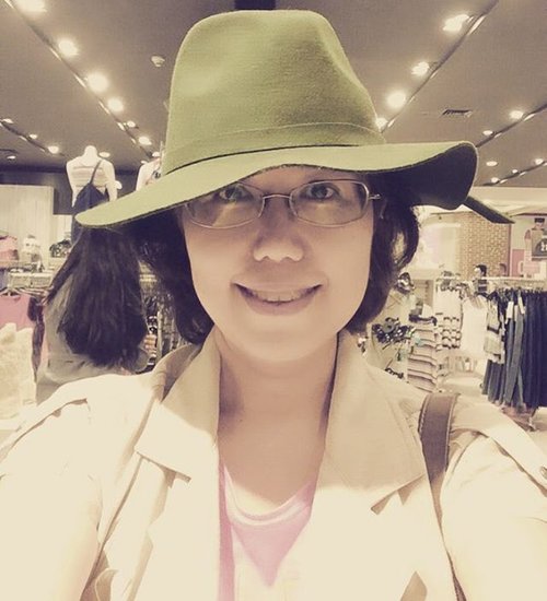 Me with hat... #weekend #kotakasablanka #clozetteid #ratmall #hangout #fashion40 #vest #skinnyjeans
