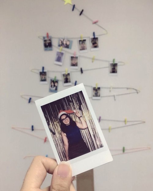 Merry Christmas you guys! 🎄✨ Look at the cutest tree made of polaroids in the background (even though it’s blurry lol) Have an amazing Christmas you all 🎉
.
.
.
.
.
#ootd #photooftheday #christmas #festival #fashionblogger #igers #instadaily #mumbai #indian #jakarta #love #blogger #clozetteid #midwestbloggers #instafashion #igfashion #fashiongram #whatiwore #streetstyleindia #bloggersuperlooks #prettylittleiiinspo #styletip #lovesavy #stylecollective