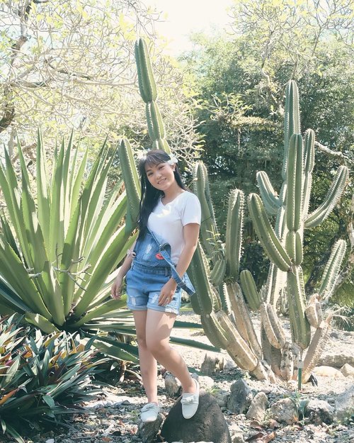 Emphasize your strong points,Be patient during the dry, spells you will bloom when it is your time..Always stay sharp!- Advice from a cactus 🌵-.#goodmorning #morningquotes #qotd #goodvibes #positivevibesonly #thanksGod #gratefulheart #anitamayaadotcom #bloggerslife #beautyblogger #lifestyleblogger #potd #clozetteid