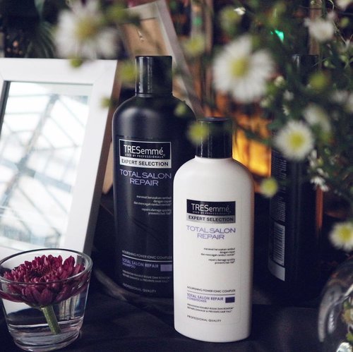.
This is it, the newly launch TRESemmé Total Salon Repair for instant repairs damaged and prevent hair fall 💜
.
#tresemme #tresemmeid #totalsalonrepair #hairtreatment #beauty #bblogger #bloggerslife #clozetteid #indonesianbeautyblogger
