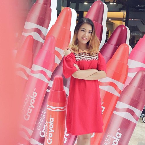 .
Earlier today at @cliniqueindonesia Launching event of Clinique Crayola Chubby Stick Intense Lip Color Balm.
Look at those cute packaging and colours 😍
📸 @dessydiniyanti
.
#clinique #cliniqueid #cliniqueindonesia #cliniquecrayola #cliniquecrayolaid #cleoxclinique #crayola #itsplaytime #lipbalm #lipstick #bblogger #bloggerslife #clozetteid #indonesiabeautyblogger #potd #bestoftheday