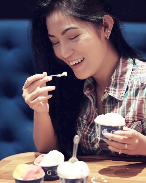 .
Ice cream makes everything better! 🍦🍨
.
📍@grom_indo
📸 @silmiaputri (go follow her new account, akun lamanya di-hack)
.
#anitamayaadotcom #bloggerslife #bloggerperempuan #indonesianbeautyblogger #lifestyleblogger #mommyblogger #clozetteid #potd #foodlifestyle #gromgelato