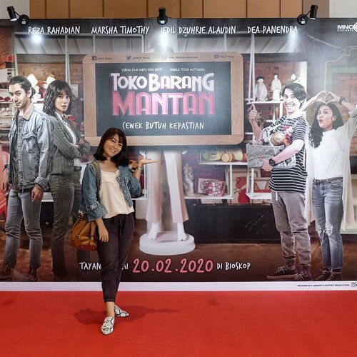 Siapa nih yg masih simpen barang mantan?? Jual aja napa biar move on... Hehehe....Btw jadi inget mantan nih gara2 kemarin nontonin film terbarunya MNC Pictures, Toko Barang Mantan.. 🤫.Film komedi romantis ini menghadirkan karakter Tristan yg diperankan oleh Reza Rahadian yg dijamin kocak bikin ngakak dan senyum2 sendiri..Cerita yg relate dg kehidupan sehari2, plus galau2nya ini asik bgt buat jadi tontonan di bulan Februari nanti..Mark your calendar yah, bakal tayang di tanggal 20 Februari 2020 nih....#TokoBarangMantan #CewekButuhKepastian #MNCPictures #anitamayaadotcom #bloggerslife #clozetteid