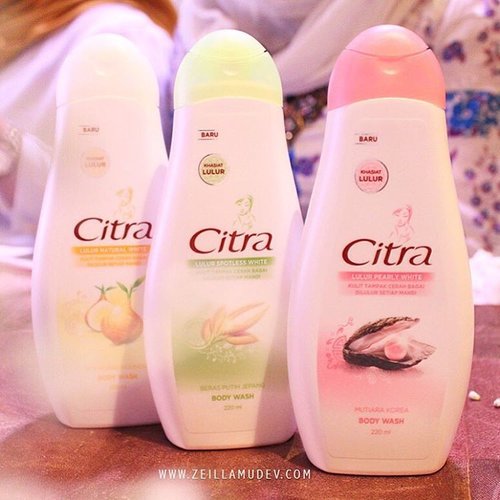 Sabun Lulur Citra allows you to scrubbing your skin in daily without getting irritation. Since the beads are so mild, it'll leave your skin supple and soft.
--
Read my full story on the blog [clickable link on my bio]✌️
--
#citrasabunlulur #clozetteid #bloggerperempuan #beauty #blogger #review #temucantikcitra #citra #morningroutine #skincareur