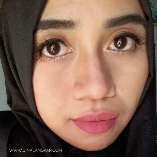 Make up tipis-tipis..entah ini waktu ngereview apaan lupaa...#beautyblogger #beautybloggerindonesia #clozetteid #belajarmakeup
