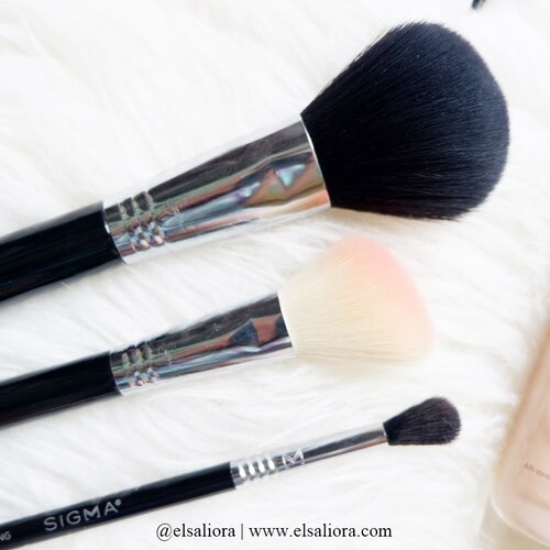 #REVIEWBYELSALIORA 
𝐒𝐈𝐆𝐌𝐀 𝐁𝐄𝐀𝐔𝐓𝐘

3 Brush dari @sigmabeauty yang jadi Favorit aku. Suka banget sama Brushnya, ✔️bulu bulunya halus dan lembut. Duuuh 🥰 cinta deh sama brushnya @sigmabeauty 〰️
Kalau kalian mau beli juga, bisa langsung ke Web nya @sigmabeauty . Aku ada nih Kode Diskon untuk kalian “ 𝐄𝐋𝐒𝐀𝟏𝟎 “ pakai ya saat check out 😍🤤
.
#beautygoersid #beautiesquad #pkubeautyblogger #beautybloggerpekanbaru #beautilosophy #beautybloggerindonesia #kbbvmember #clozetteid #atomcarbonblogger #indonesianhijabblogger #indonesianbeautyblogger #bbloggerid #bloggerceria #kbbvbeautypost #reviewbyelsaliora #setterspace #kbbvfeatured #bloggerperempuan #bloggirlsid