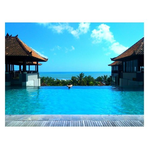 Enjoy your life to the fullest. ❤
.
#travel #travellingram #holiday #beach #sea #enjoyindonesia #kuta #bali #baliisland #kutabeachbali #instadaily #photooftheday #bloggerindonesia #indonesianbeautyblogger #clozetteid