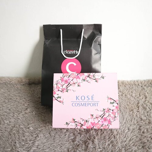 Thank you @clozetteid giveaway  @kosecosmeportid udah sampai 😘  Mau dapat giveaway kaya aku? Di Clozette Indonesia Apps setiap 2 kali dalam 1 minggu pada hari Senin & Rabu dan ikuti juga Grand Giveaway berupa Branded Bags & Watches setiap 1 kali dalam 1 minggu pada hari Jumat.Download Clozette Indonesia Apps sekarang. Daftar jadi Premium Member, GRATIS dibulan pertama dan dapat kamu batalkan kapan saja. HANYA 20 ribu/bulan!#clozetteid #clozettebeauty #clozette #giveawayindonesia