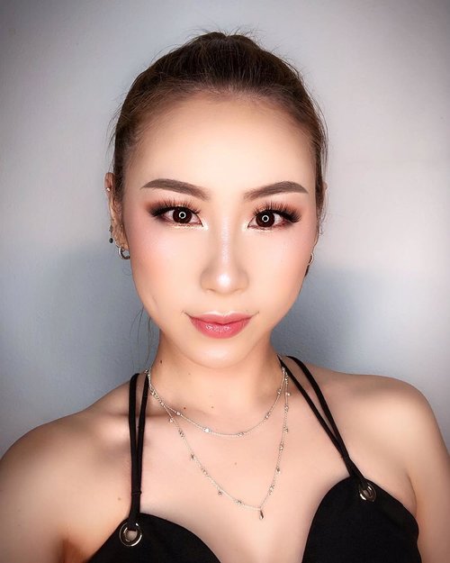 Halp!!!! I am getting fatter before CNY start 🤦🏼‍♀️ “Issit because I’m chinese?” 😂😂😂 Stop this joke alr. I cannot 🤭 .
.
.
#ladies_journal #makeup #beauty #kmakeup #selfie #clozette #clozetteid #makeupartist #mua #makeuptransformation #glammakeup #asianmakeup #asiangirls #asianbabes