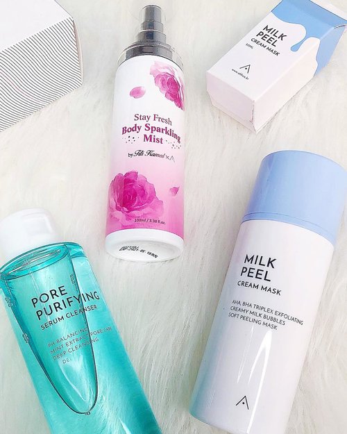 Have you tried these 3 skin care products by @altheakorea ? Because 💙 Pore Purifying Serum Cleanser has PH balancing with mint extract pore care and deep cleansing
💙 Milk Peel Cream Mask has unique Creamy milk Bubbles with AHA, BHA Triplex exfoliating and soft peeling mask
And for last but not least
💙 Stay Fresh Body Sparkling Mist collaboration with @titi_kamall has very nice smell and refreshing 🌷

I am so glad always be able to try their new products. Because they really have a great products with good consistency and formula. Have a great day ahead 🍃 .
.
.
#ladies_journal #althea #altheakorea #kbeauty #koreanskincare #skincare #clozette #clozetteid #flatlay