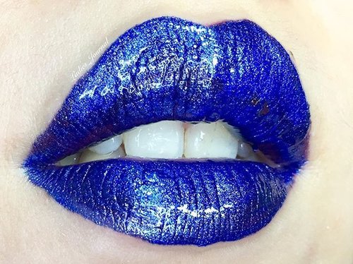 NYX Cosmetics Metals Lip Cream - CMLC09 Celestial Star 💙
By @nyxcosmetics_sg and you can find it at @sephorasg --------
Current obsession with something metallic and glitters --------
#ladies_journal #makeup #beauty #liquidlipstick #metallic #nyxcosmetics #lips #clozette #clozetteid