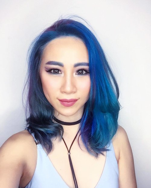 Loving my new galaxy hair (a.k.a. Mermaid + Unicorn) 😂 Damnnnn @genevievejinmei is amazing hairstylist 💙💚💜❤️
Thank you so much ✨
Thanks @querramellca for lending me your ring light so I can take selfie and get nice picture of myself to post 😂🙆🏼 Version of my #SuperStarMe #Getthelookid @lazada_id 's challenge @getthelookid #lorealparisid .
.
.
#ladies_journal #hairstyle #haircolour #hairgoals #hairoftheday #hairfashion #mermaid #unicorn #galaxy #clozette #clozetteid #hair #igsg #sgig #fotd #motd #asian #asiangirl #style #nyx #vice #urbandecay #burberry #maccosmetics