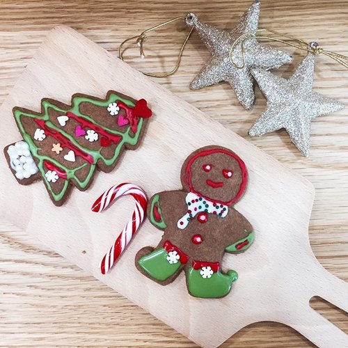 Decorating Christmas cookies and sweetness are fun. Thanks @bottegaverdesg for the fun and this idea was amazing hehehe 🎄❄️ #ladies_journal #bottegaverde #christmas #cookies #christmascookies #food #foodporn #foodie #foodstagram #foodphotography #instafood #clozette #clozetteid #followme #igsg #sgig #diy
