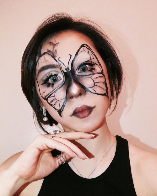 I picked up the idea from someone’s tattoo that still unknown who 🦋

#ladies_journal #beauty #makeup #makeupartist #mua #makeuptransformation #butterfly  #tattoo #indobeautygram #indobeautysquad #indobeautyblogger #clozette #clozetteid #100daysofmakeup #halloween #halloweenmakeup