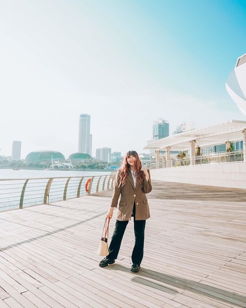 Sometimes you will never know the value of a moment, until it becomes a memory. #throwback
.
.
.
.
.
#clozette #clozetteid #travel #singapore #sg #ootd #outfit #looksootd #cidstreetstyle #lookbook #lifestyle #wheninsingapore #visitsingapore