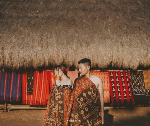 D-day - 5 🙈🖤..📷 @zakhrihrp #sheerss #sheerssHari .....#sumba #exploresumba #ntt #preweddingsumba #sumbaprewedding #wonderfulindonesia #travel #clozette #clozetteid #thebridedept #sumbatimur