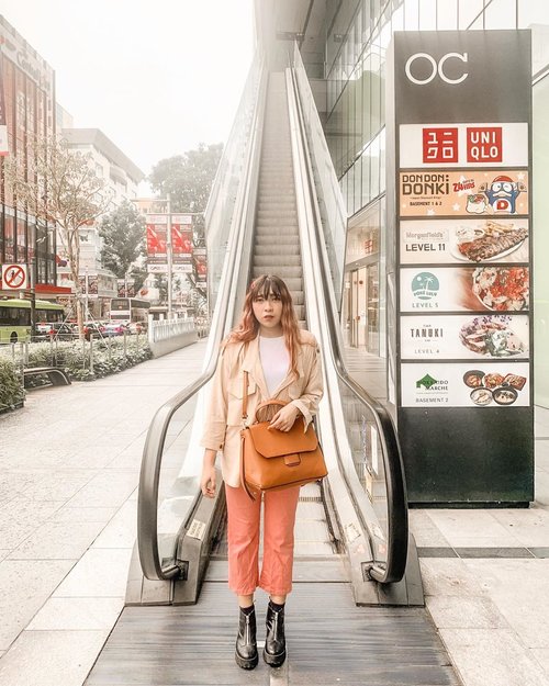 Let’s go shopping with me 😆😆
.
.
.
.
.
.
#clozette #clozetteid #travel #lookbook #visitsingapore #lifestyle #singapore #exploresingapore #passionmadepossible #outfit #fashion #ootd #yunitapassionmadepossible