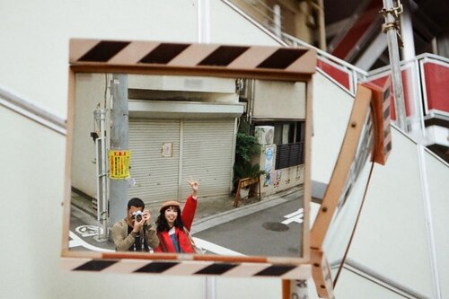 Duo otaku dalam misi mencari tangga Kimi No Na Wa 
#35mm
.
.
.
.
.
#canonftql #analogphotography #filmphotography #kodak #kodakcolorplus200 #soupnfilm #japan #sugashrine #kiminonawa #yourname #tokyo #wheninjapan #yunitainjapan #travel #clozette #clozetteid