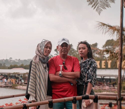 Daddy's little girls. 💕 @chefdedi
.
.
.
.
.
.
.
.
.
#family #familypotrait #daughter #Clozetteid #clozettedaily #life #lifestyle #potrait #Lumixindonesia #Lumix_id #sisterhood #takenwithLumix #holiday #familytrip #vacation