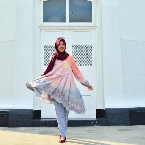 Swing and enjoy the life. ..Hijab by @dnalook_idDress by @dianpelangicom Pants by @gaudi_clothing.#Clozetteid #ootd #hijabootdindo #hijablook #hijab #dianpelangi