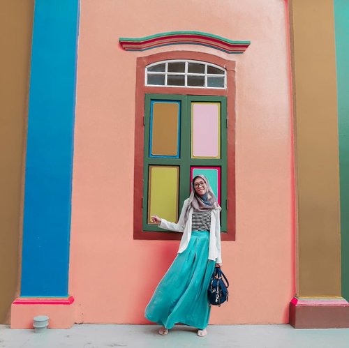 Smile is a simple way of enjoying life. Happy monday 💙....#ClozetteID #DiannoStyle #Life #Lifestyle #ootd #hijabstyle #modeststyle #MyTravelStyle