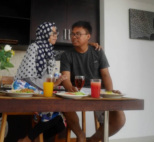 morning talk between us.
Happy 9th lovely hubby 💕
.
.
.
.
.
#clozetteid #clozettedaily #ceritadianari #diarijourney #diari26 #life #marriage #marriagelife #husbandandwife #couple