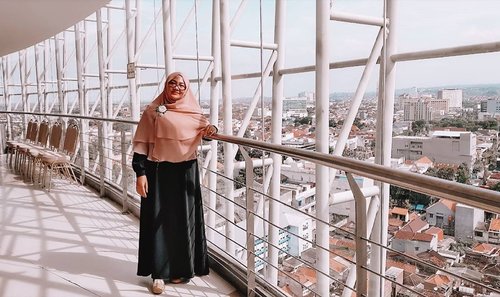 When you love what you have, you have everything you need. #beyourself #selflove #selfportrait #mygreatlife#clozetteid #clozettehijablook