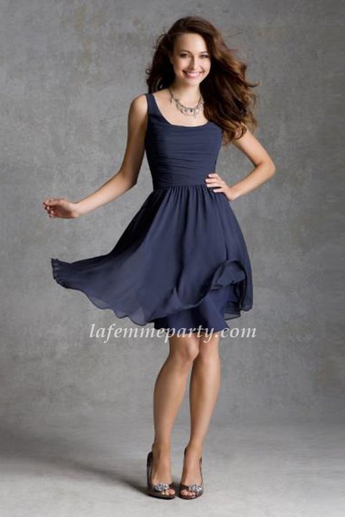 Cheap Navy Keen Length Short Bridesmaid Dresses Online
Colour: Navy
Fabric: Chiffon
Fully Lined: Yes
Built in Bra: Yes
Tailor Made: Yes