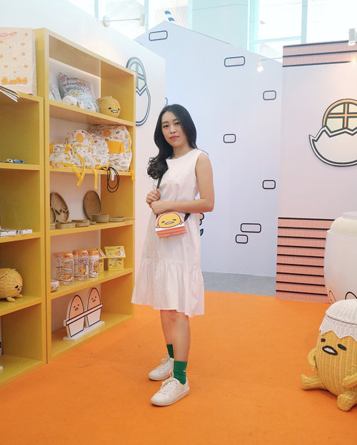 Who can't resist cute things??
.
If it's you, then make sure to stop by at @sanrioindonesia @gudetama event at @phinisipoint // 12-22 April

You would love to see all the cute cute things there💗
.
.
.
.
.
.
#ootdstyle #ootd #ootdindo #wiwt #lookbook #lookbooknu  #indobeautygram #indovidgram #ivgbeauty #Clozetteid #Chikezlook #CGStreetStyle #ggrepstyle #iLookNet #NetTv  #phinisipoint #apprec1ate