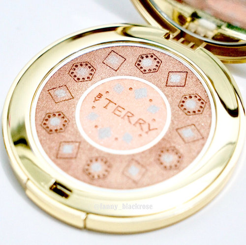 Hello #beautiful 💖✨@byterryofficial #byterry Preciosity Flash Light Dual Compact 💖✨So beautiful and I don’t dare to touch it 😁😅✨#highlighter #powder #makeup #makeuppost #makeuptalk #makeupcollector #ilovemakeup #holiday #limitededition #collection #clozette #clozetteid #beautyblogger #beautyvlogger #beautylover #luxurybeauty #makeupartist #ilovemakeup #luxurybeauty