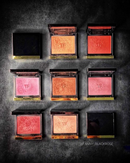 Trying to make it straight 😅 and it’s very challenging 😅 
Cannot decide it is my camera I use or my eyes 👀 😜 I’ll keep learning to use my gadget to the max capacity with some guidance from the expert 😉✨
.
Give some love to my #TomFord #Blushes 😊 some hitting pan and need replacement already 😅
.
#makeup #makeuptalk #iphonexphotography #makeupflatlay #makeupporn #wakeupandmakeup #makeupcollection #tomfordaddict #tomfordmakeup #tomfordbeauty #tomfordblush #beautyblog #beautygram #beautyblogger #clozette #clozetteid #weekendvibes #happyhour