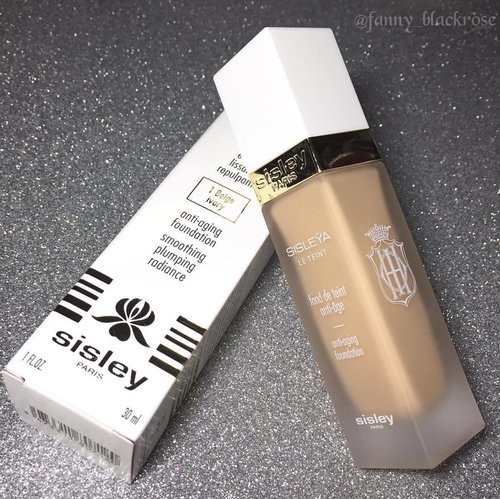 It's finally here!!! Late to the party as always... I was hoping to see and colour match , but even it is here, at the event of launching, still they don't have full range of the #sisleya #foundation ... i end up with 1#beigeivory that I feel it is a bit darker for my skin tone. 
Just finger crossed , it won't oxidize that bad. 😅
However, I slowly turn to more skincare than makeup, I'm getting older ! 😅😂
#sisley #sisleycosmetics #sisleyparis #sisleyparisusa #sisleypeople #sisleyfoundation #makeup #skincare #beautyblog #beautylover #beautyaddict #beautyvlogger #beautyyoutuber #ilovemakeup #iloveme #clozette #clozetteid #skincareluxury #luxurybeauty