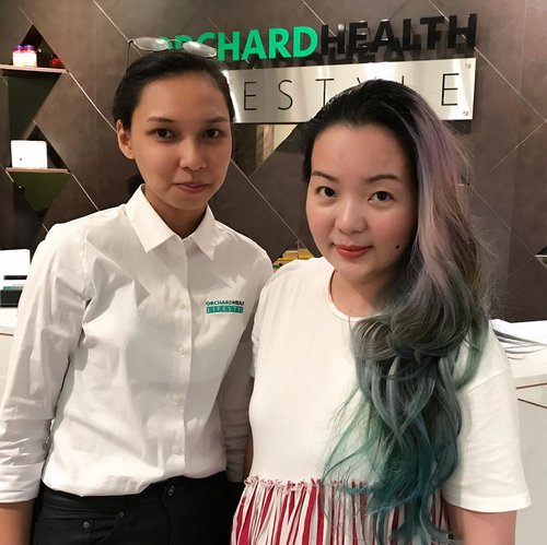 Thank You @tangssg for having me and arrange with @orchardhealthlifestyle 🤗❤️✨ I have full review about it on my #YouTube channel soon. It is so relaxing after "exercising" ... Could you believe that? Something you should try when you are travel to #Singapore 
#traveldiary
#leannebday 
#massage 
#exercise
#sgicons 
#orchardsingapore 
#travelblogger 
#travellover 
#beautyblogger 
#bblog 
#bblogger 
#lifestyle
#luxurybeauty 
#clozette 
#clozetteid 
#clozetteambassador