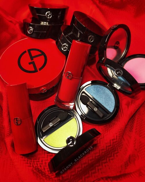 ♥️Time You enjoy wasting is not wasted ♥️
•
•
•
#makeup #makeuptalk #makeuppost #makeupflatlay #armani #armanibeauty #giorgioarmani #giorgioarmanibeauty #luxurybeauty #red #lipstick #hermes #beautygram #beautylover #makeupaddict #makeuplover #beautyjunkie #beautiful #clozette #clozetteid #beautyblog #beautytalk #makeupart