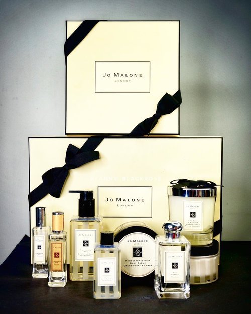 • Happy Monday •
My mood booster from @jomalonelondon 🖤
•
🖤
•
🖤
•
What are you hauling these amazing weekend ? Please share 😉
•
🖤
•
🖤
•
#hellojml #jomalonelondonid #jomalonelondon #beautyblogger #jomalone #beautyvlogger #jomaloneid #jomalonejakarta #jomalonesg #clozette #clozetteid #jomalonemalaysia #jomalonepavillion #beautyhost #beautyinfluencer #beautygram #beautyaddict #beautylover #lifestyle #fragrance