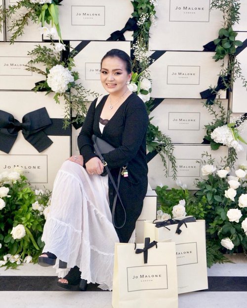 Having so much fun at the opening of @jomalonelondon #jomaloneID #jomalonelondonid #jomaloneid 
For their first boutique at #PlazaIndonesia ♥️
Happy to be one of their #beautyinfluencer ♥️
#beautyblogger #beautylover #beautyaddict #beautyjunkie #pomegranatenoir #blackandwhite #jomalone #happy #celebratinglife #idontplaniplay #beautyhost #clozette #clozetteid