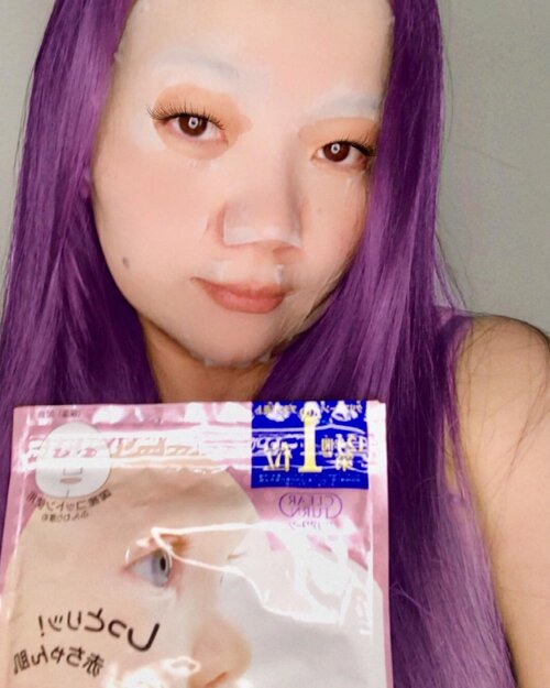 Taking care of my skin with 
•
Clear Turn BABYISH Mask
•
I give my thought and how I use of these sheet mask on my blog. 
Link on my bio ☝️☝️☝️
•
Thank you 
@clozetteid 
@kosecosmeportid
•
•
•
#MaskeranPakaiClearTurn #mask #sheetmask #clozetteambassador #clozetteidreview #skincarelover #skincareaddict #skincareroutine #skincareindonesia #skincaretips #skincareproducts #beautyblogger #beautyaddict #makeupartist #beutylover #SuncutBeraniMatahari #EsokBersamaKose #blackroseartproject #KoseCosmeportid #ClozetteID