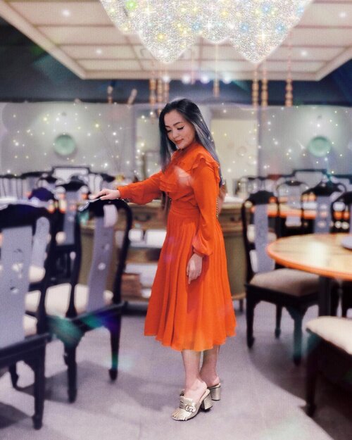 Thank you @sirenclothingind ♥️ for always making a #beautifuldress for me ♥️ ready for all occasion 😘💋💋💋
•
•
•
📷 @dianatanudihardja 😘💋💋💋
•
•
•
#red #reddress #redgown #sirenclothingind #siren #sirenclothing #chinesenewyear #cny #cny2019 #chinesenewyear2019 #mycomfystyle #valentino #rockstuds #gucci #love #loveyourself #loveyourlife #changemydestiny #happy #precious #moment #mystyle #clozette #clozetteid #workingmom #workingmomstyle