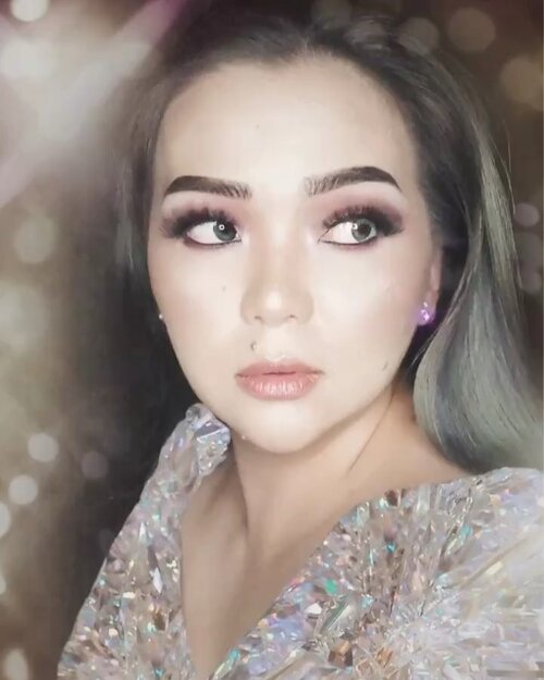 ••• Older doesn’t mean you are wiser. Human are often biased in their judgment on account of their sympathy and their interests. And their Judgments prevent from seeing the truth that lies beyond appearances. •••. ..#compassion #love #judgement #livingmybestlife #selflove #empoweringwoman #woman #moment #momentinlife #sparkle #sparkling #beautygram #womanempowerment #true #truth #believe #believer #keepfighting #clozette #clozetteid