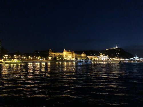 Too #beautiful not to share 🍷 #beautifulnight #cruise at #budapest #hungary •
•
•
•
•
#travelgram #travellog #travellogue #travelvideo #clozette #clozetteid #lifestyle #workingmom #workingmomlifestyle #workingmomlife #throwback #moment #precious #thankful #grateful #🙏 #gratefulheartmagnetformiracles #livingmybestlife