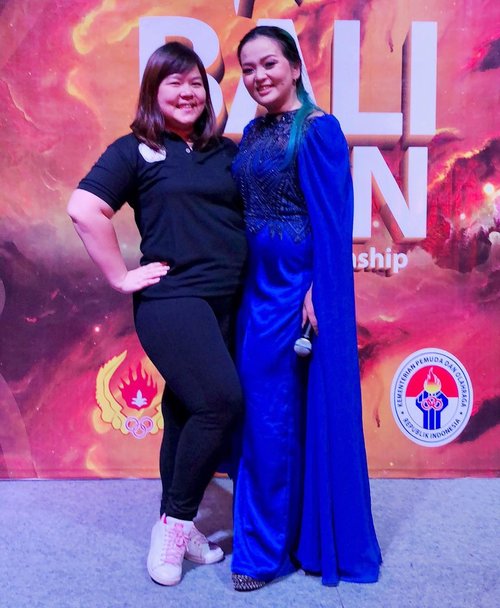 With my partner in crime 🖤💙 @evelyn_imoet #scrutineer for #baliopendancechampionship2018 #dancinginparadise 
#host 
#mc •
•
•
Loving my dress from @sirenclothingind 💙🖤💙
•
•
•
#dance 
#dancecompetition 
#dancechamphionship 
#dancesport 
#dancesportindonesia
#siren #sirenclothingind #sirenclothing #workingmom #clozetteid #clozette #mystyle #mycomfystyle