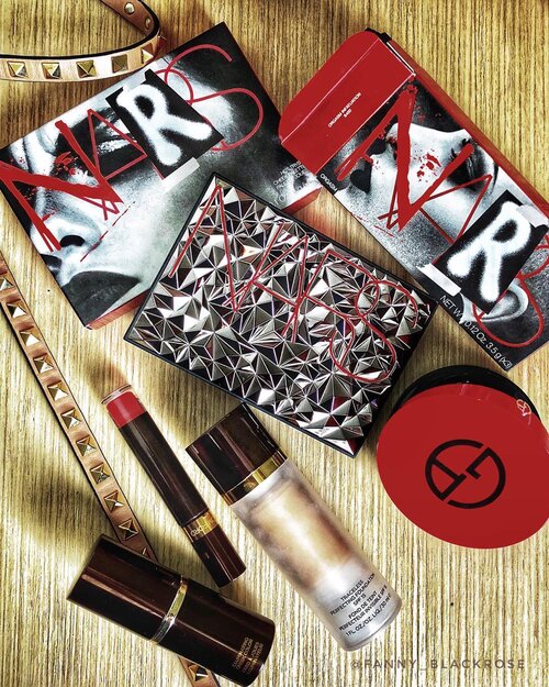 ♥️ My chaos morning ♥️
Work ... work ...
•
•
•
#makeup #makeuppost #nars #orgasminfatuation #narsissist #makeuptalk #wakeupandmakeup #valentino #valentinorockstud #red #redseries #tomford #tomfordmakeup #tomfordbeauty #tomfordaddict #clozette #clozetteid #armani #armanibeauty #luxurybeauty #makeupporn #beautyblogger #beautyinfluencer