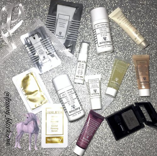Starting my Week with @sisleyparisofficial 💜💕✨ what I love about #minis and #samples , I could add and try some more steps to enhance my skin without commitment 😊🌸✨ if its work then... time for Hauling some more... 😅🌸💕 Thank you @sisleyparisofficial 💖💕🌸
Have a good day ahead everyone 🌸💕💖
#sisley #sisleya #sisleyparis #sisleyparisusa #ilovemakeup #iloveskincare #iloveme #beautyblog #beautylover #beautyaddict #beautyvlogger #beautyblogger #beautyyoutuber #clozette #clozetteid #purple #silver #white #glitter #metime #colourful #luxurybeauty #luxuryskincare