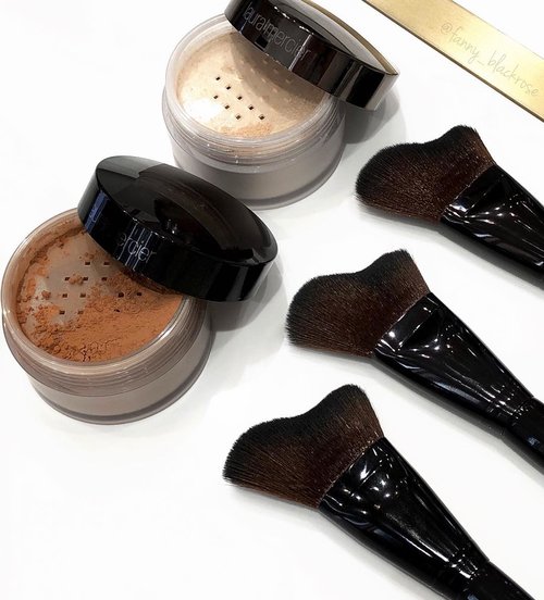 I love to collect makeup brushes so much ♥️♥️♥️ and using it to apply some products to achieve specific finish I want.
Only #makeupjunkie could relate ♥️♥️♥️
Shown here, Laura mercier best seller loose powder ♥️♥️♥️
•
•
•
#makeup #makeuptalk #makeuppost #lauramercier #lauramerciermy #clozette #clozetteid #makeupflatlay #makeupshoot #beautygram #beautyblogger #beautyinfluencer #beautylover #makeupcollector #makeupbrushes #beautyjunkie